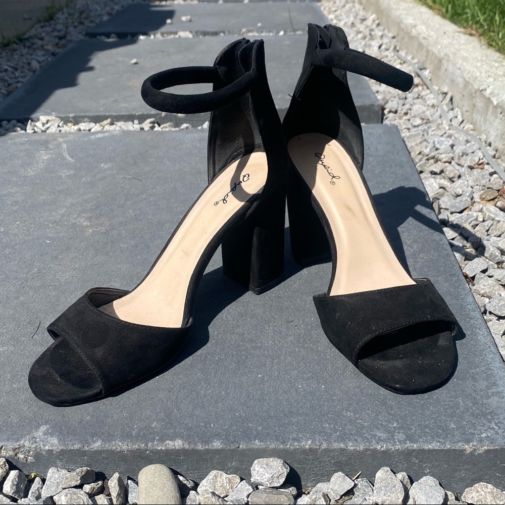 Black Strappy Heel